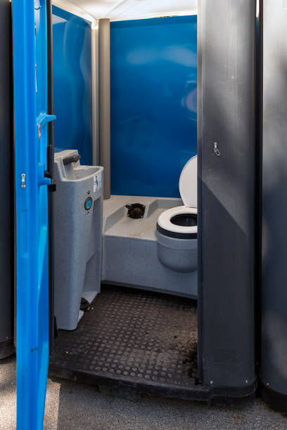 Best Luxury portable toilet rental  in Limestone Creek, FL